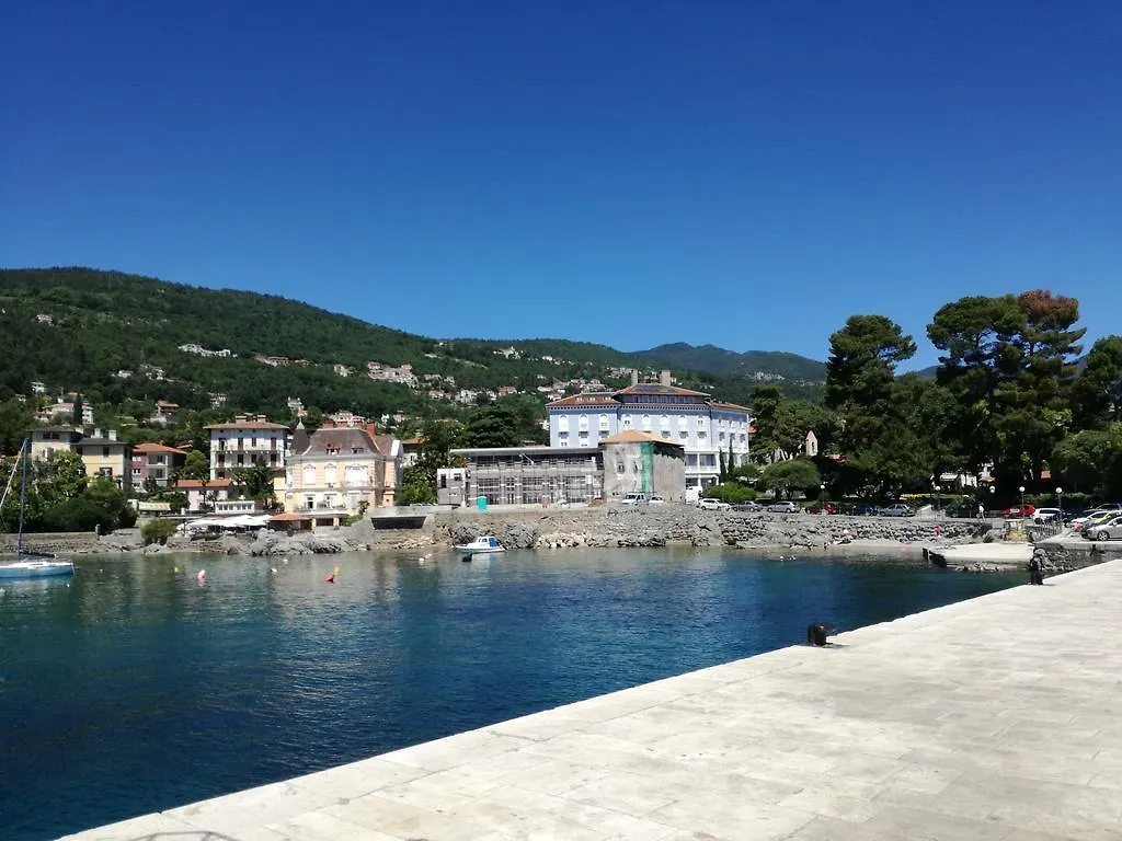 Apartment Opatija Laurana